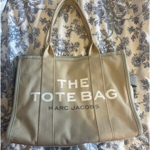 Marc Jacobs “The Tote Bag”